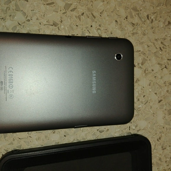 Samsung Galaxy Tab 2 (7.0) ✨ bundle - Picture 2 of 4